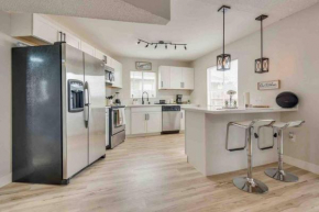 Cozy home! 16 Min away from strip and fremont